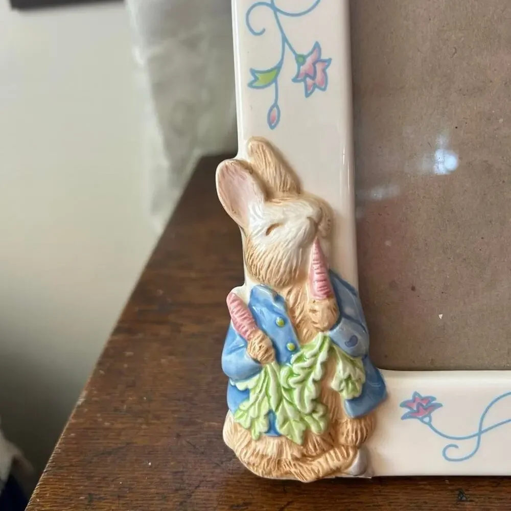 Vintage 1992 Peter Rabbit ceramic picture frame 4 x 6  beatrix potter cottage